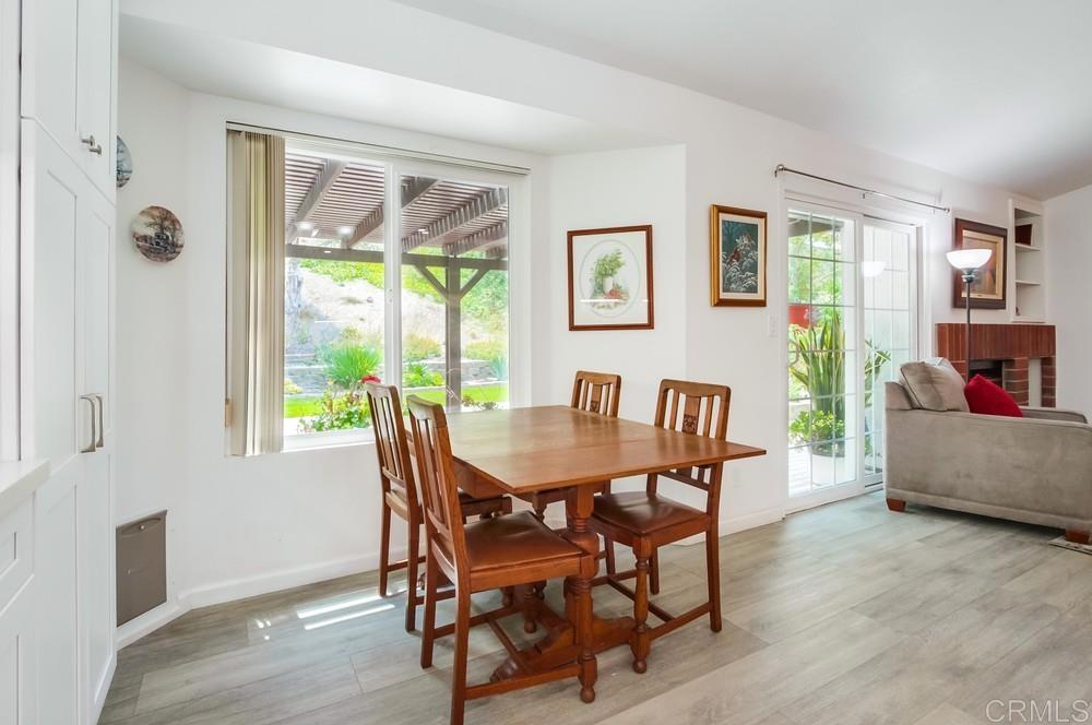 4867 Meadowbrook Drive