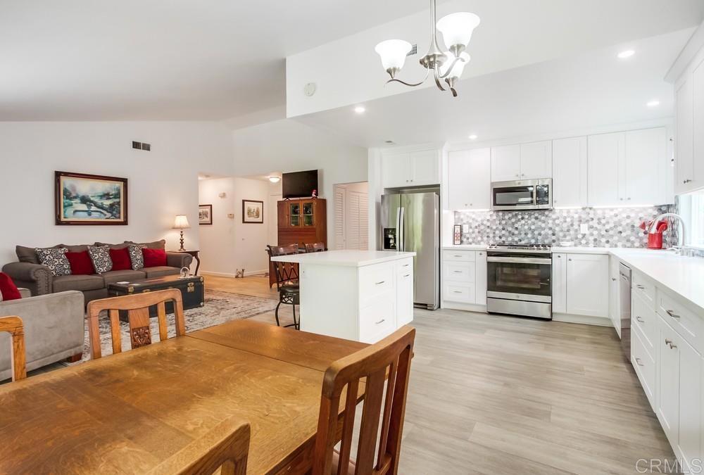 4867 Meadowbrook Drive