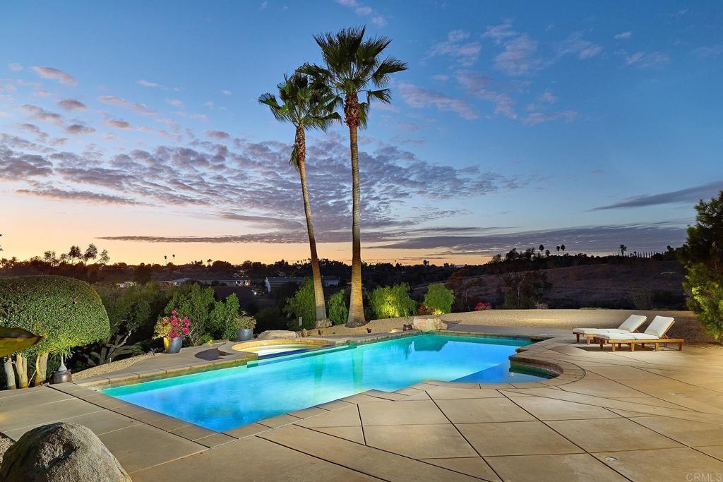 2869 Dos Lomas Place