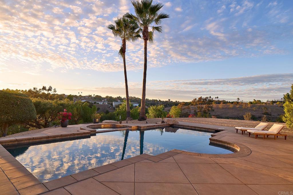 2869 Dos Lomas Place