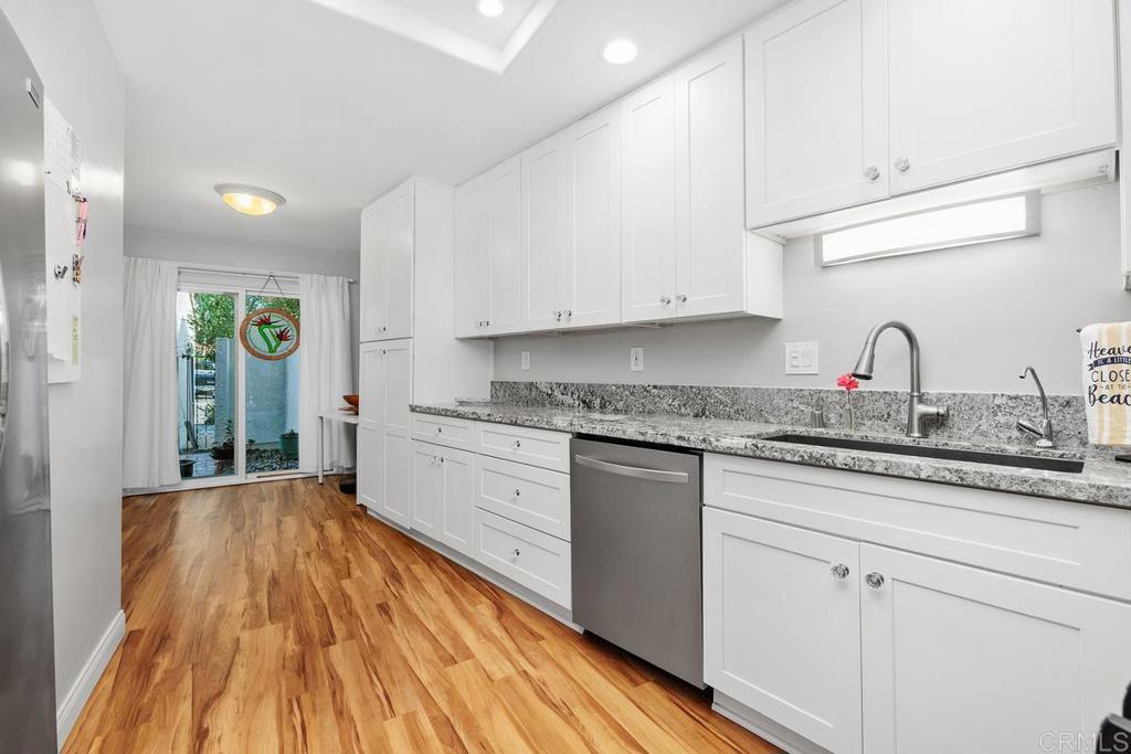 2062 AVENUE OF THE TREES