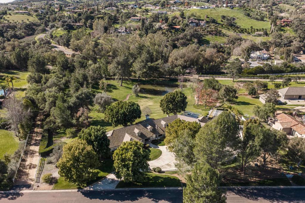 9 Country Glen Road