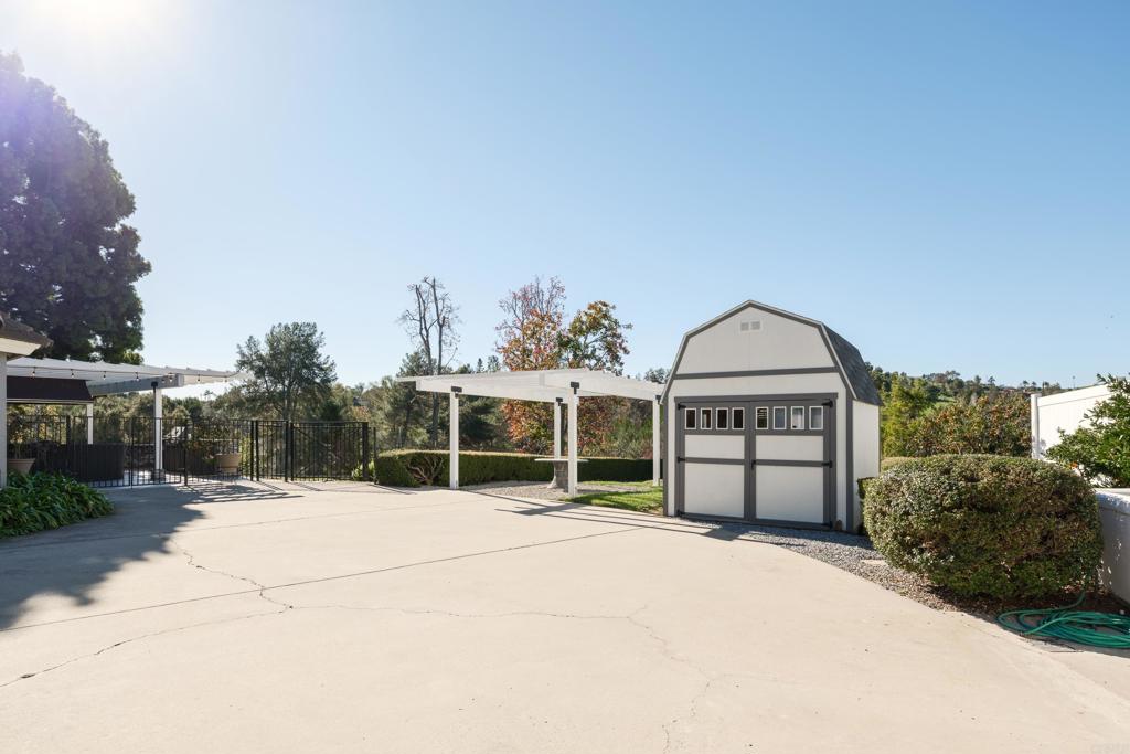 9 Country Glen Road