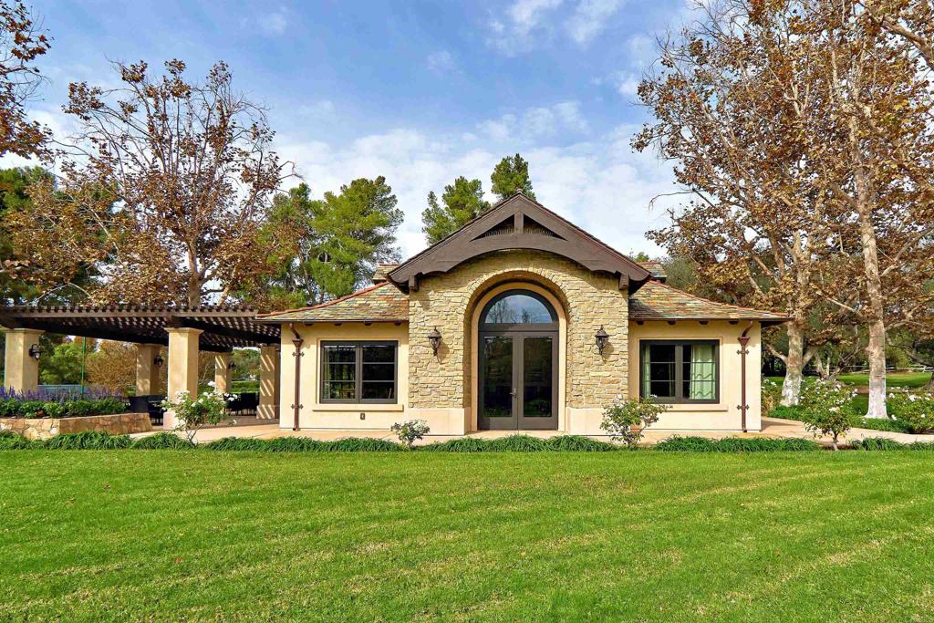 9 Country Glen Road