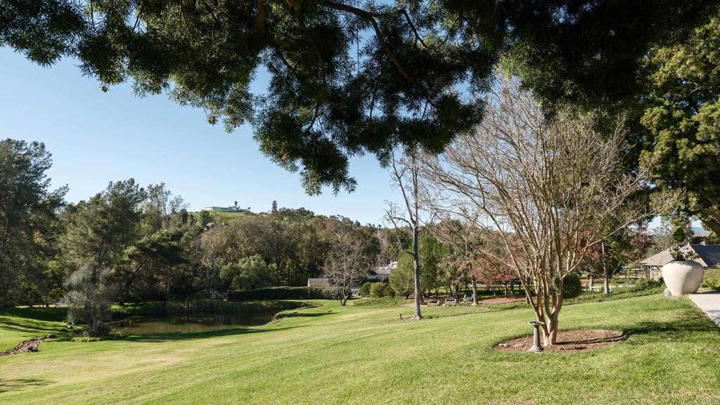 9 Country Glen Road