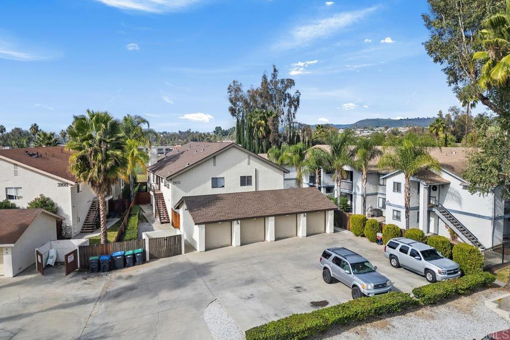 39071 Agua Vista