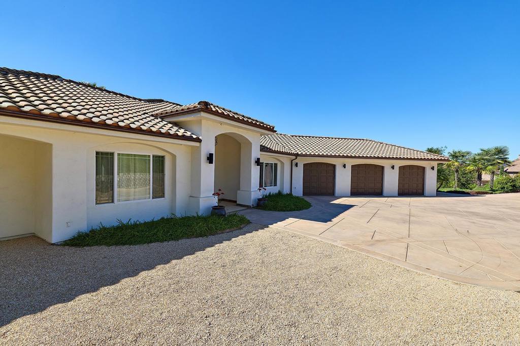 2869 Dos Lomas Place