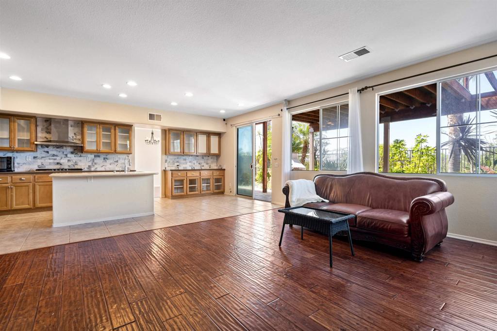 5276 Willow Walk
