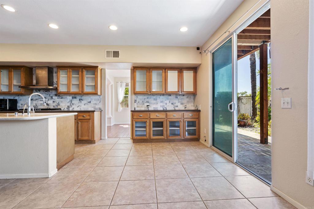 5276 Willow Walk