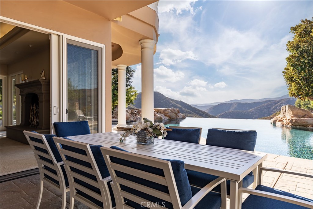 38760 Vista Del Bosque