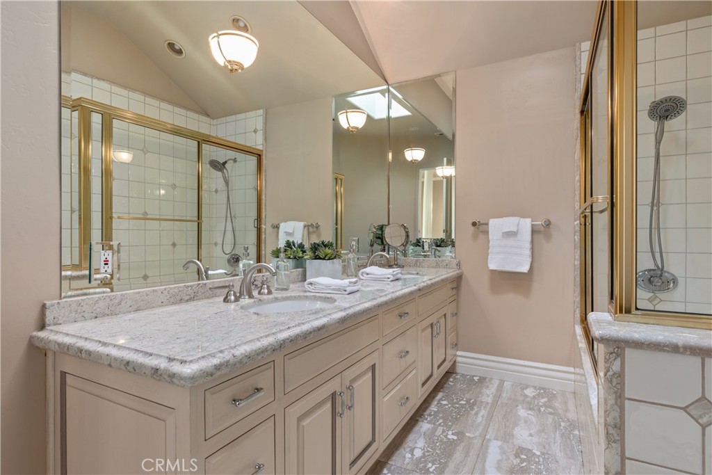 38760 Vista Del Bosque