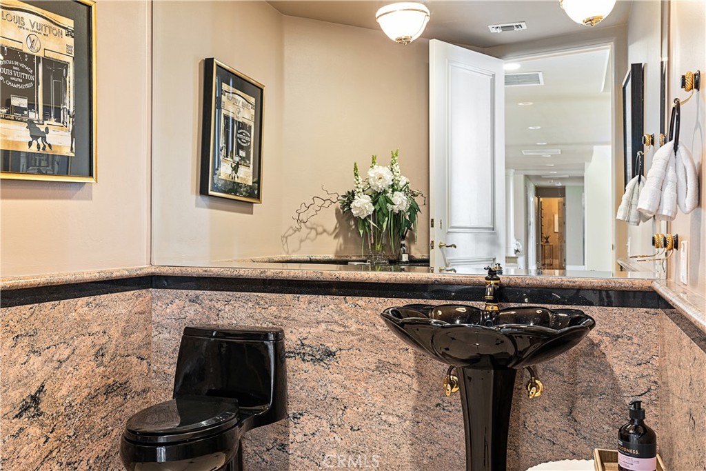 38760 Vista Del Bosque