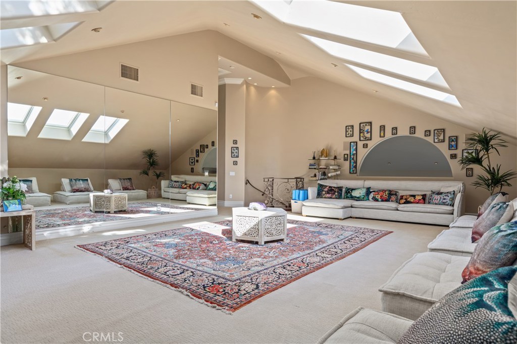 38760 Vista Del Bosque