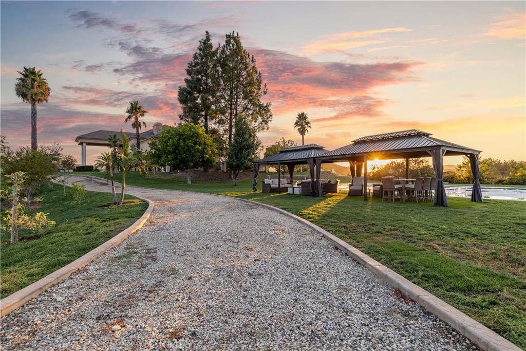 38760 Vista Del Bosque