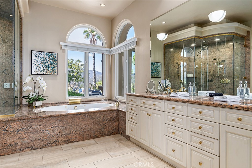 38760 Vista Del Bosque