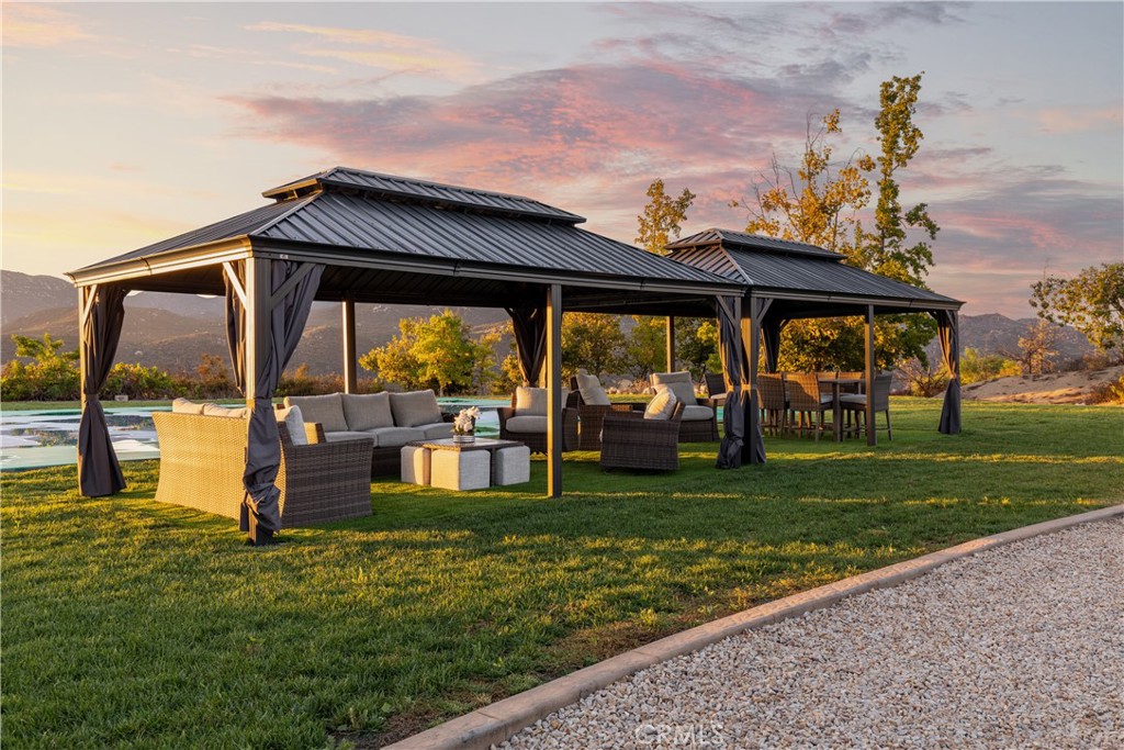 38760 Vista Del Bosque