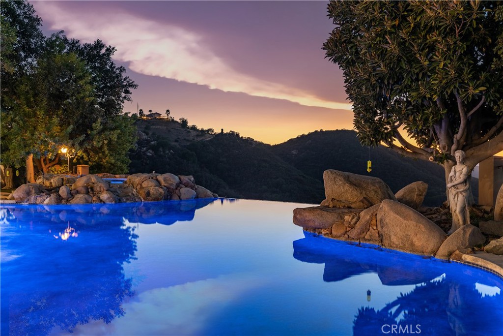 38760 Vista Del Bosque