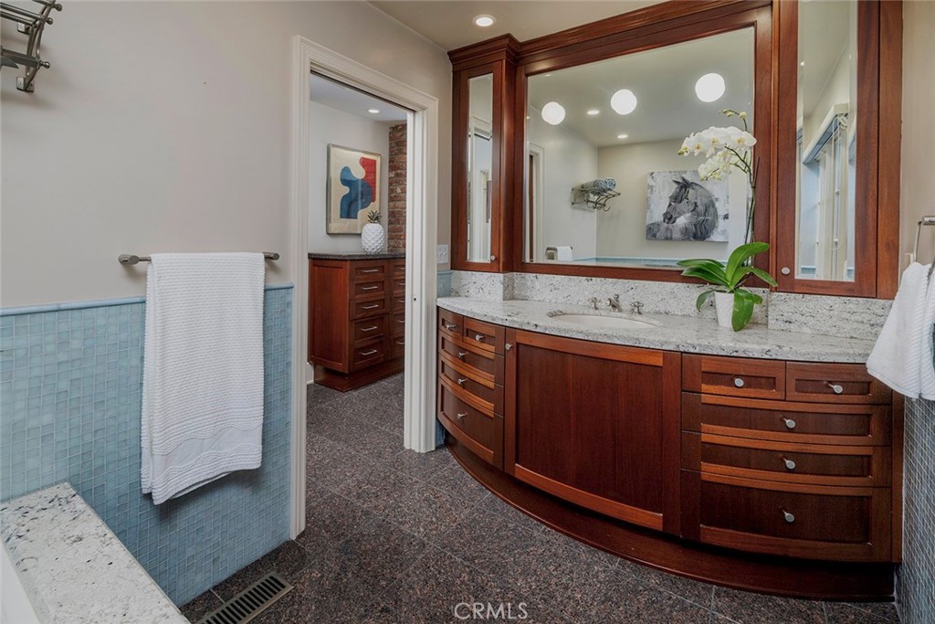 5661 E Corso Di Napoli