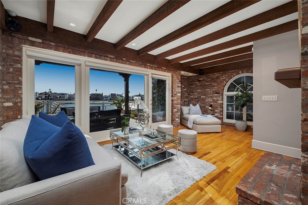 5661 E Corso Di Napoli