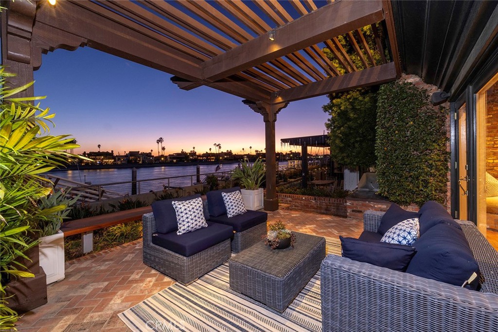 5661 E Corso Di Napoli