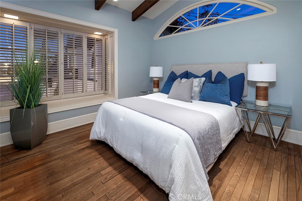 5661 E Corso Di Napoli