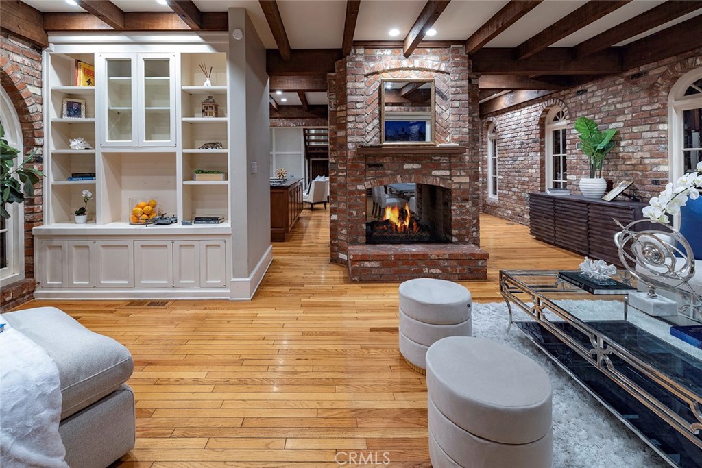 5661 E Corso Di Napoli