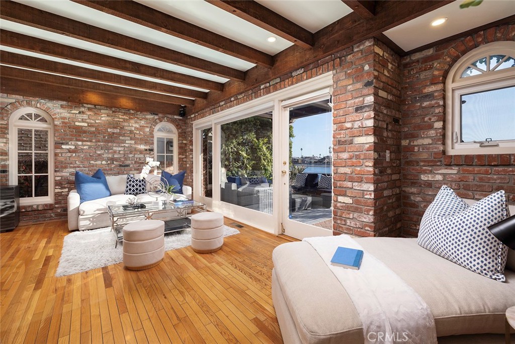 5661 E Corso Di Napoli