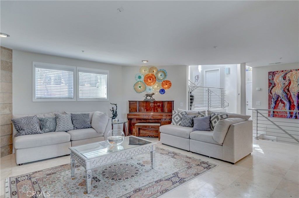 918 Avenida Presidio