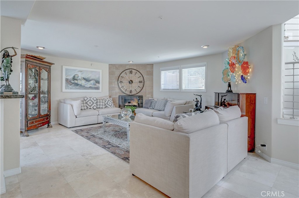 918 Avenida Presidio