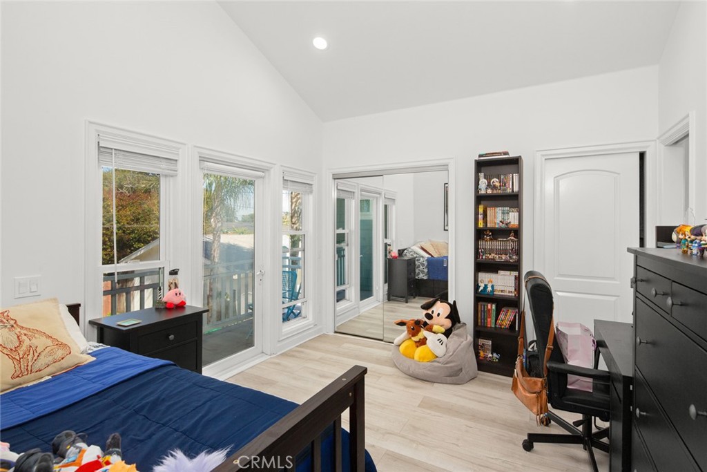 222 Costa Mesa Street