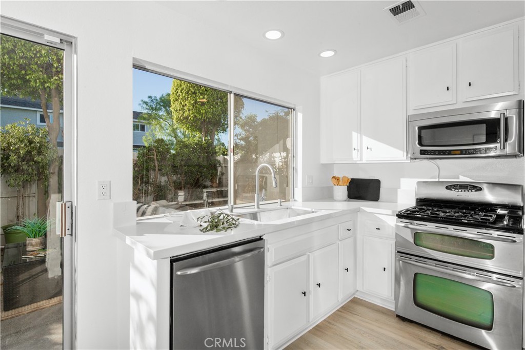 22913 Galaxy Lane 30