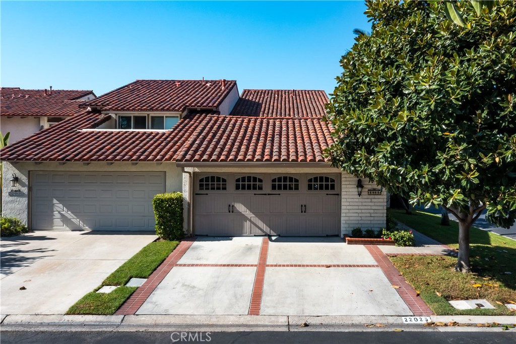 22025 Arrowhead Lane