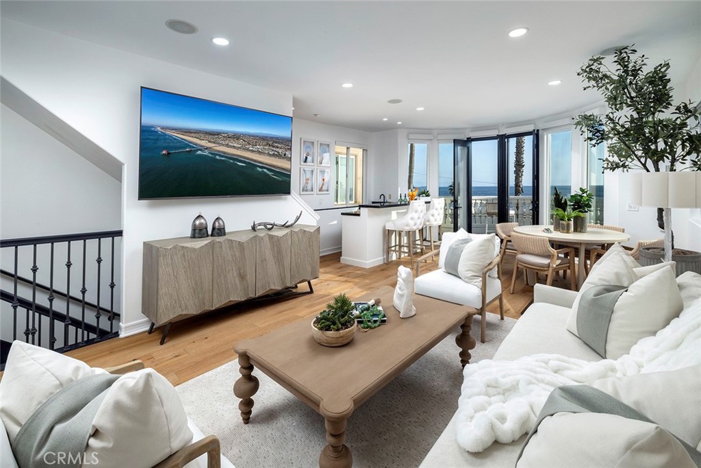 2110 Pacific Coast Highway