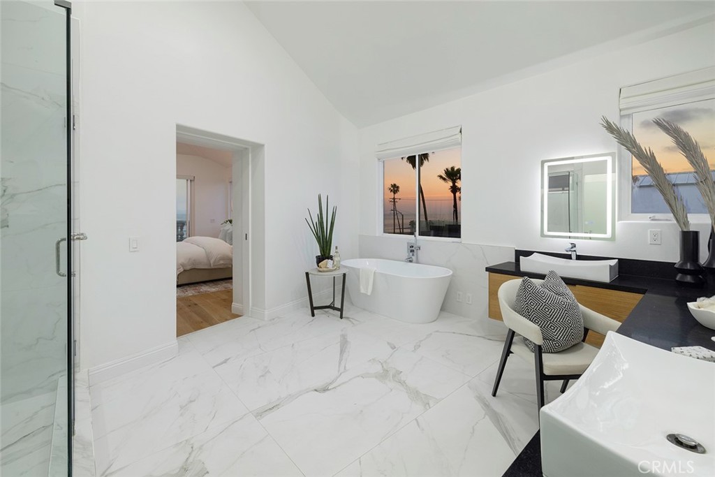 2110 Pacific Coast Highway