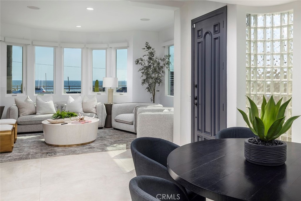 2110 Pacific Coast Highway