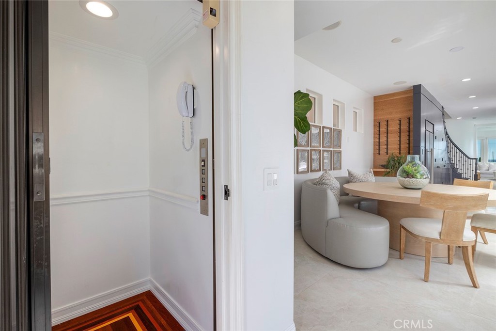 2110 Pacific Coast Highway