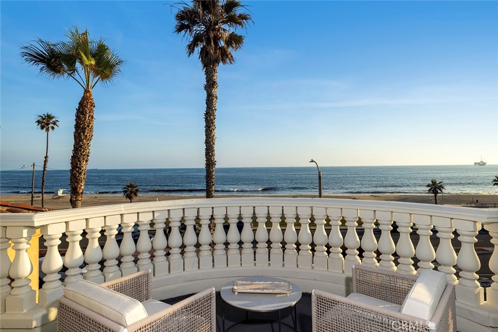 2110 Pacific Coast Highway