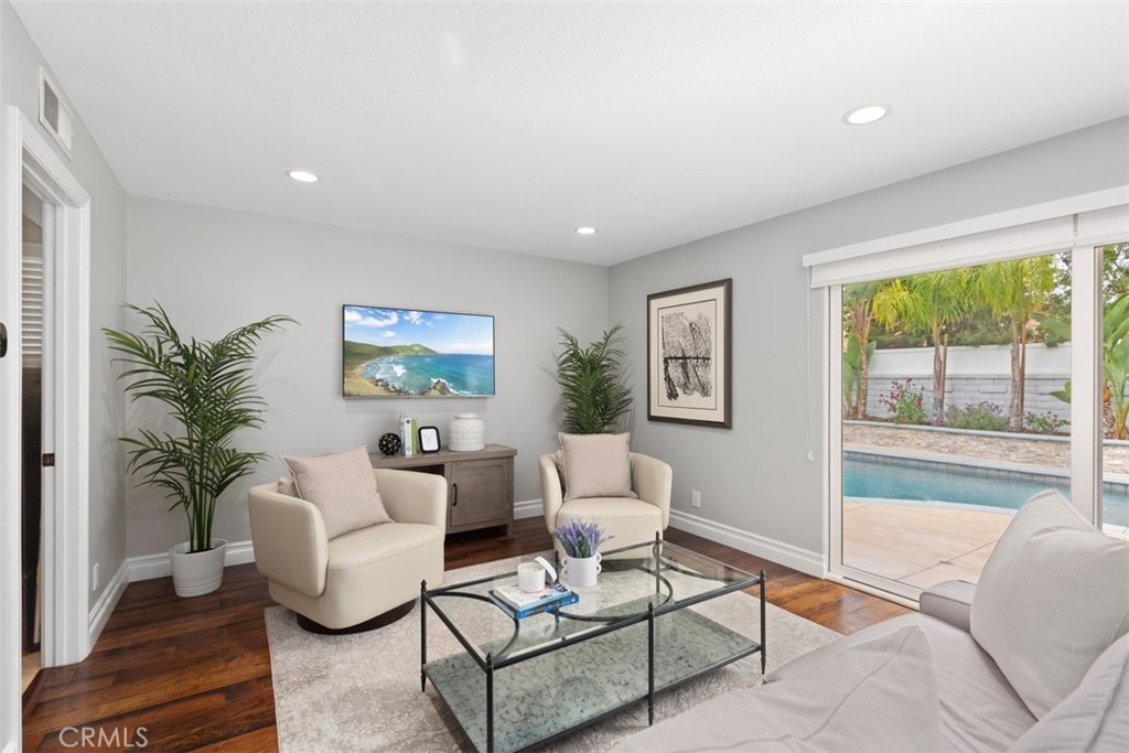 26505 Avenida Veronica