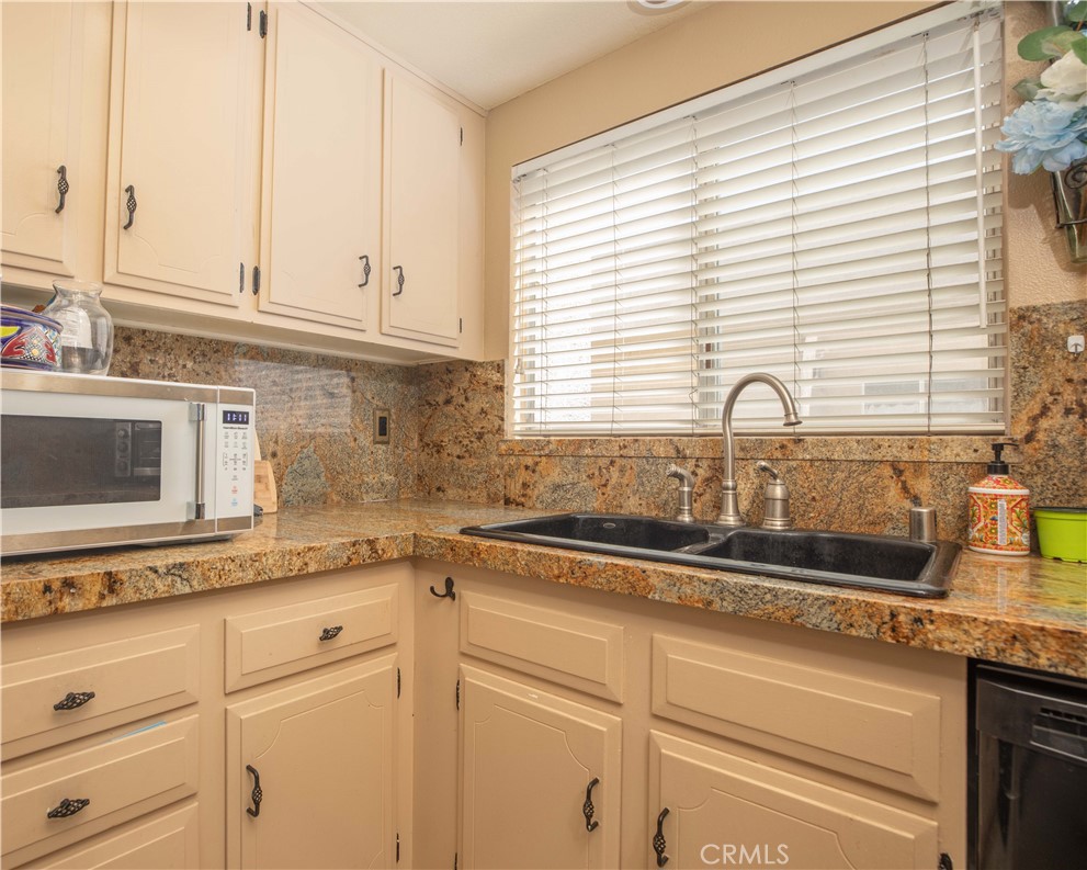 2386 Via Mariposa W 3G