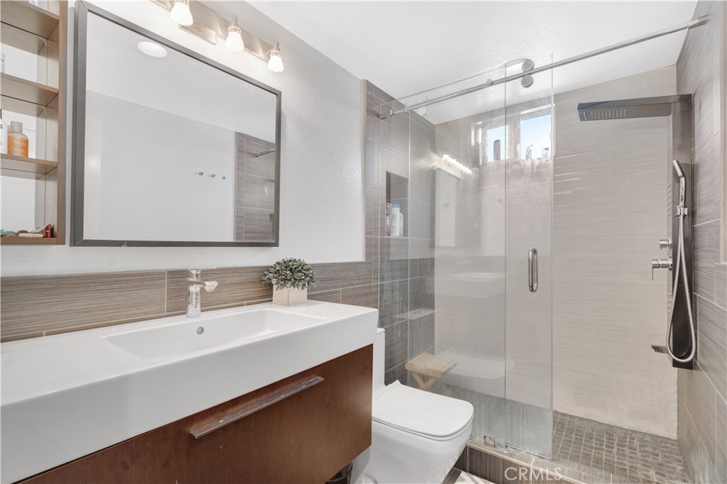 953 Santa Ana Street