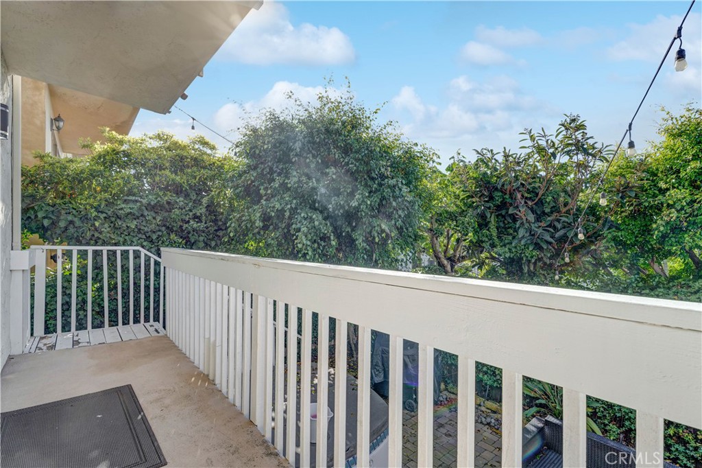 953 Santa Ana Street