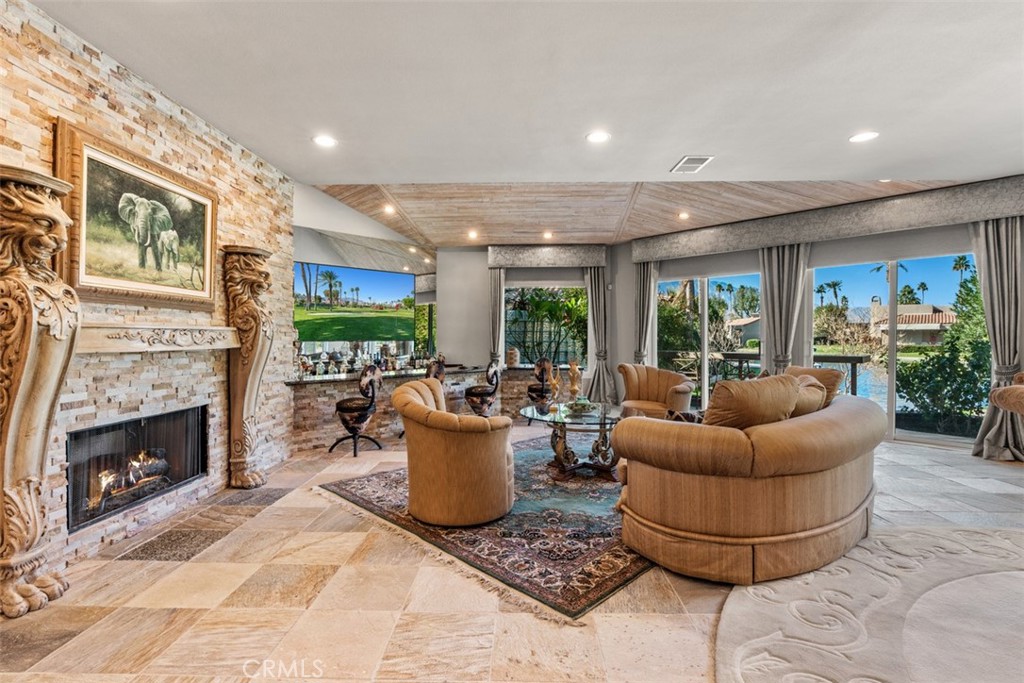 210 Desert Lakes Drive