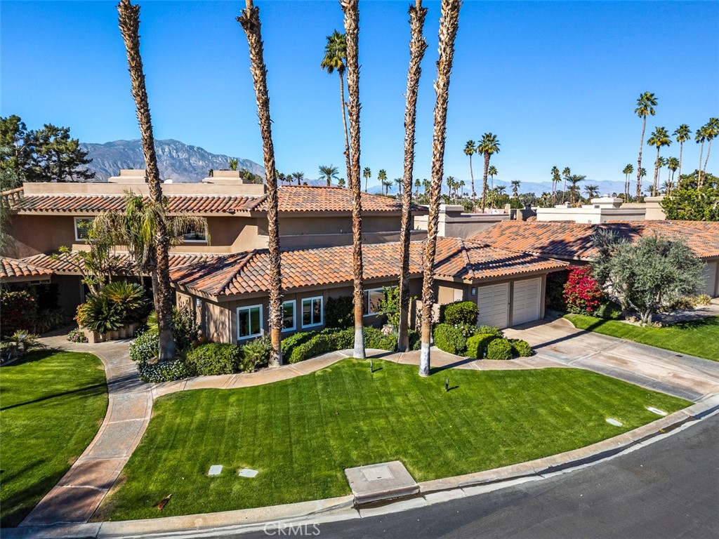 210 Desert Lakes Drive