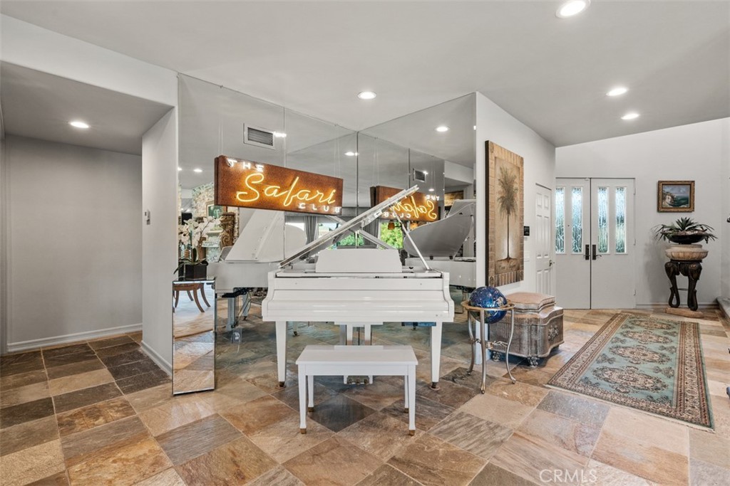 210 Desert Lakes Drive