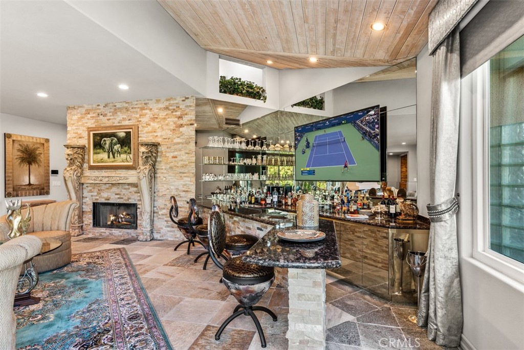 210 Desert Lakes Drive