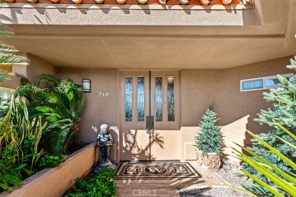210 Desert Lakes Drive