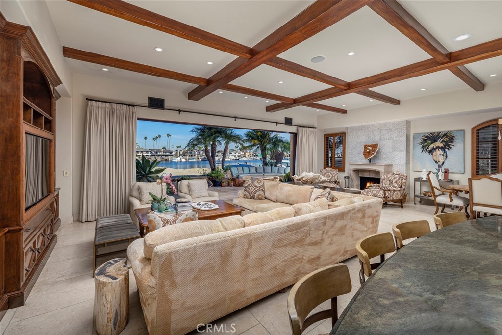 5519 E Ocean Boulevard