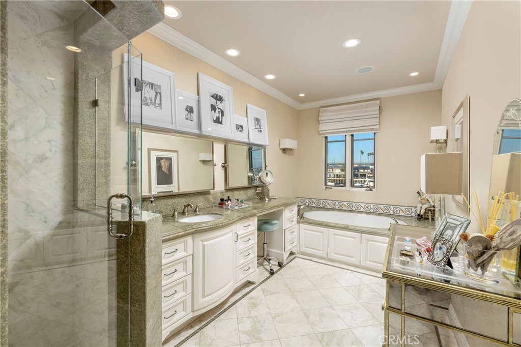 5519 E Ocean Boulevard