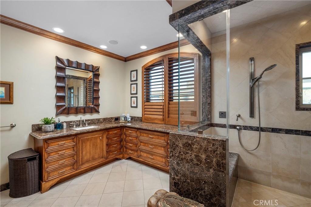 5519 E Ocean Boulevard