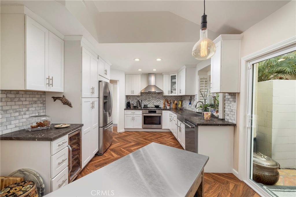 85 Pelican Court